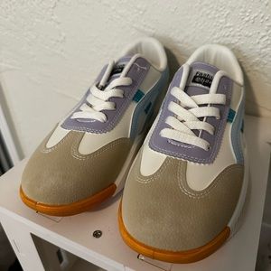 NIB- Sneakers